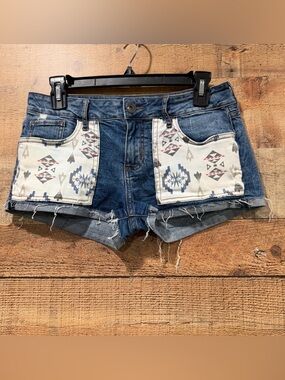 Bullhead Blue Denim Shorts with Tribal Patch Pockets Size 7